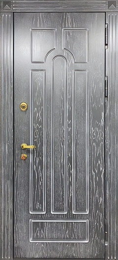 Квартирная входная дверь с серыми панелями МДФ с патиной