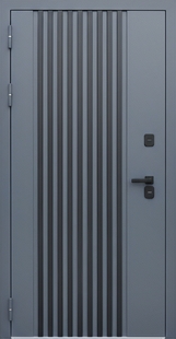 Стальная дверь с полимерным окрашиванием серого цвета и вертикальными черными рейками